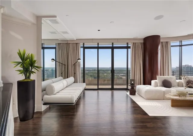 2nd image of 750 Park Ave NE, Atlanta, GA 30326