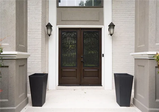 Photo 2 of Sale Pending at 715 Fawn Ridge Ct, Roswell, GA 30075 | MLS# 7813739 | Listing updated on 2026-09-01