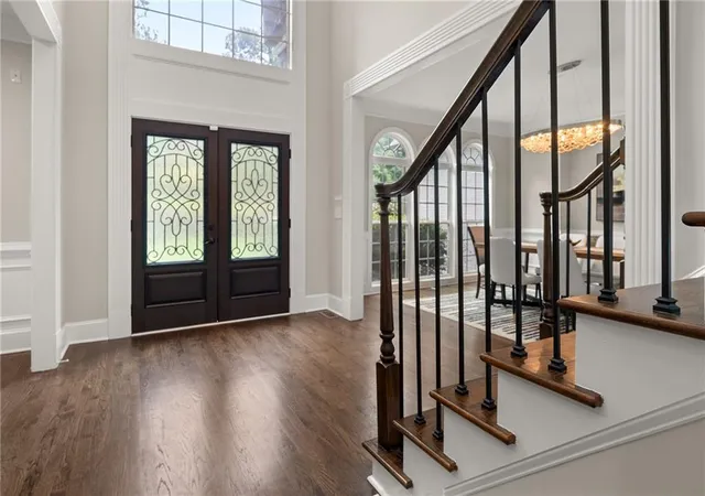 Photo 3 of Sale Pending at 715 Fawn Ridge Ct, Roswell, GA 30075 | MLS# 7813739 | Listing updated on 2026-09-01