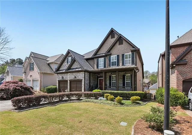 Photo 2 of Single family home for sale at 3180 The Cmns Dr, Cumming, GA 30041 | MLS# 7750914 | Listing updated on 2026-09-16