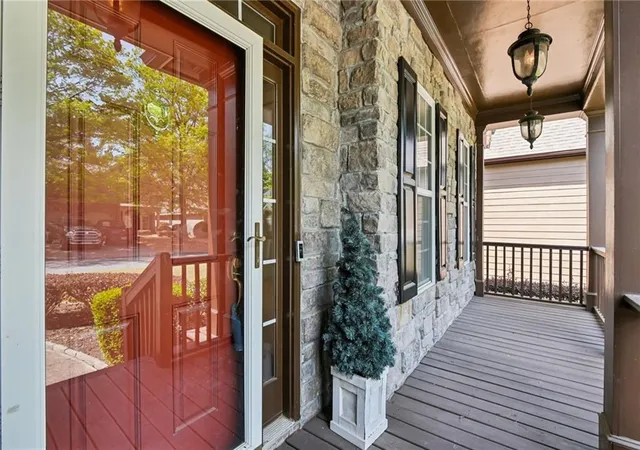 Photo 3 of Single family home for sale at 3180 The Cmns Dr, Cumming, GA 30041 | MLS# 7750914 | Listing updated on 2026-09-16
