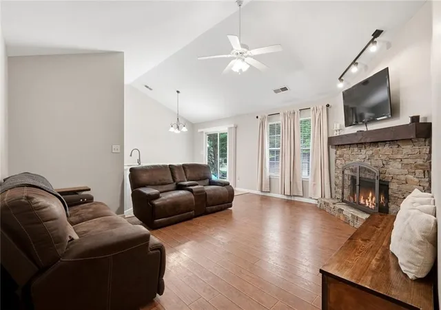 2nd image of 5480 Amber Cove Wy, Flowery Branch, GA 30542 | MLS# 7795807