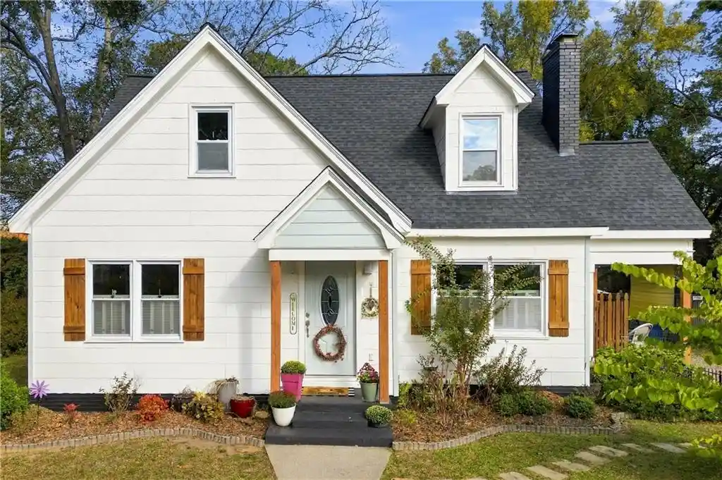 Single family home for sale at 225 Bellview St, Winder, GA 30680 | MLS# 7861746