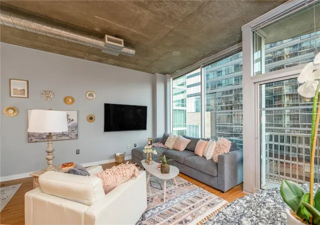 Photo 3 of Condo for sale at 923 Peachtree St #825, Atlanta, GA 30309 | MLS# 7734583 | Listing updated on 2026-10-04