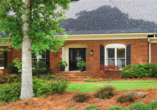 Photo 1 of Sale Pending at 1040 Finnsbury Dr, Roswell, GA 30075 | MLS# 7822922 | Listing updated on 2026-08-29