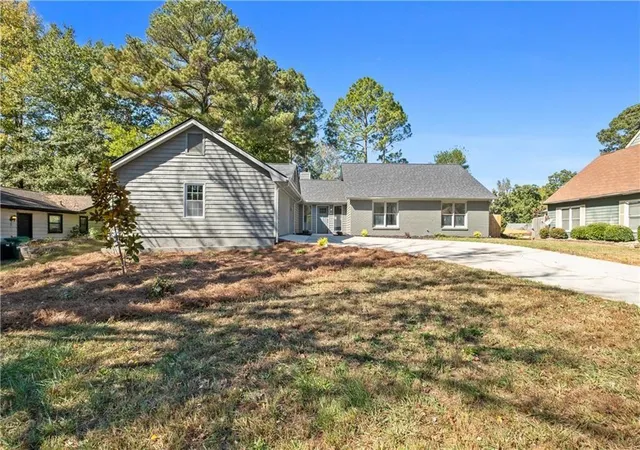 2nd image of 1603 Golf Link Dr, Stone Mountain, GA 30088 | MLS# 7776589