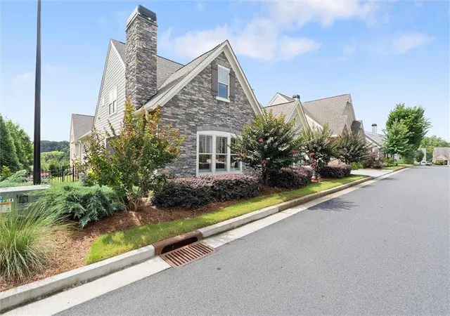 2nd image of 2165 Capers Dr, Marietta, GA 30064 | MLS# 7751125