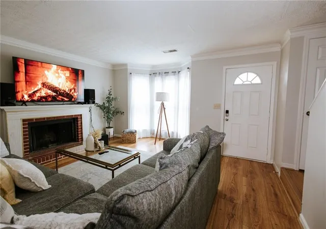 Photo 2 of Townhouse for sale at 1013 Huntington Tr Se, Smyrna, GA 30082 | MLS# 7763958 | Listing updated on 2026-06-29