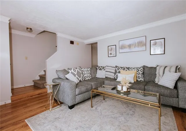 Photo 3 of Townhouse for sale at 1013 Huntington Tr Se, Smyrna, GA 30082 | MLS# 7763958 | Listing updated on 2026-06-29