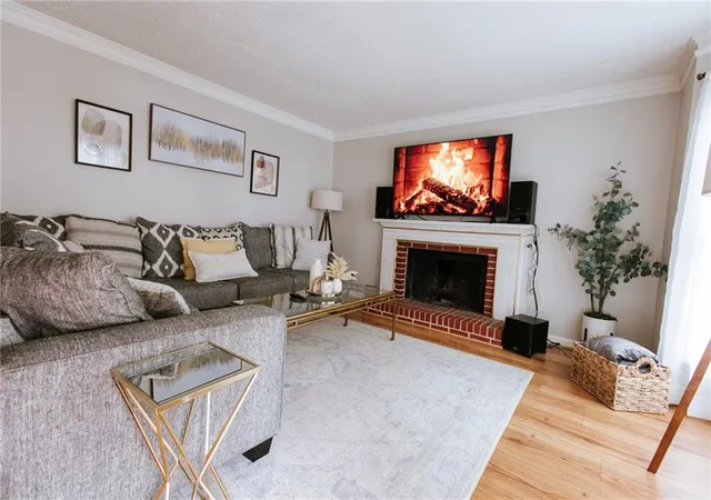 Photo 3 of Townhouse for sale at 1013 Huntington Tr SE, Smyrna, GA 30082 | MLS# 7763958 | Listing updated on 2026-06-29