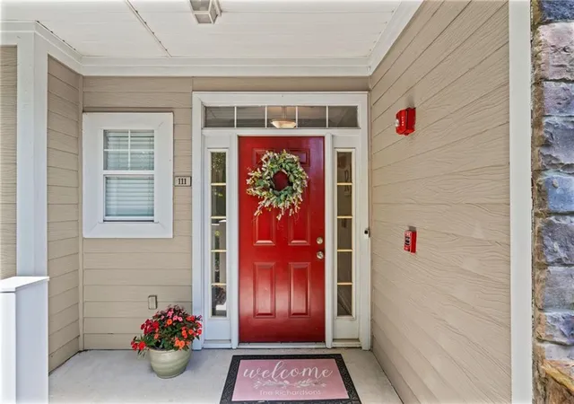 2nd image of 111 Edinburgh Ct, Alpharetta, GA 30004 | MLS# 7802128
