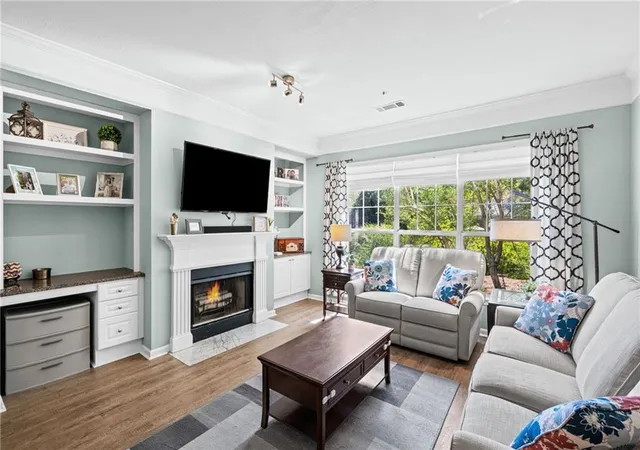 Listing Photo 4 - Condo for sale in building located at 111 Edinburgh Ct, Alpharetta, GA 30004