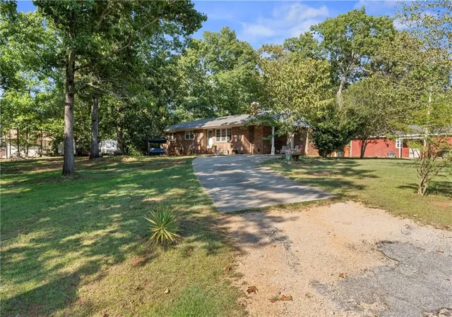 2nd image of 25 Dubignon Dr, Toccoa, GA 30577 | MLS# 7824089