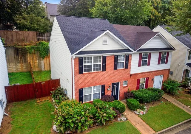 Photo 2 of Sale Pending at 1955 Shawn Wayne Cir Se, Atlanta, GA 30316 | MLS# 7817067 | Listing updated on 2026-09-24