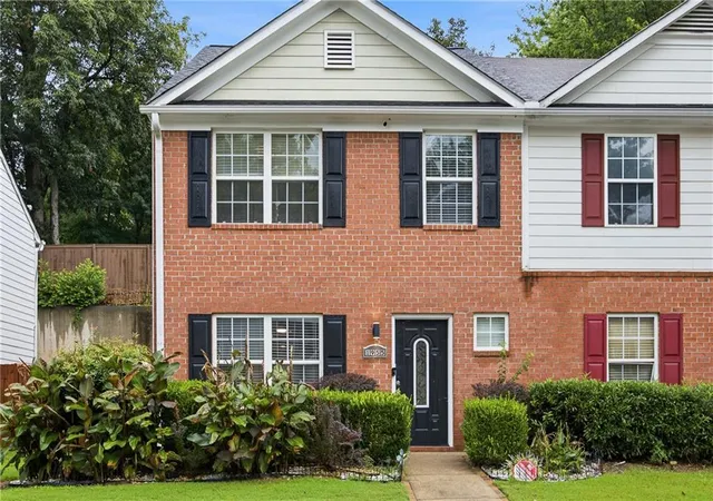 Photo 3 of Sale Pending at 1955 Shawn Wayne Cir Se, Atlanta, GA 30316 | MLS# 7817067 | Listing updated on 2026-09-24