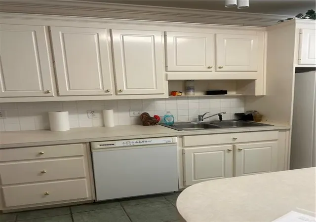 Photo 3 of Sale Pending at 4271 Ivy Run, Ellenwood, GA 30294 | MLS# 7822286 | Listing updated on 2026-09-25
