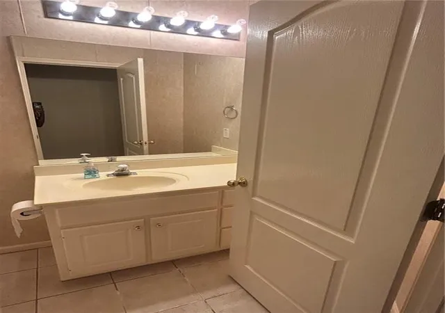 Photo 4 of Sale Pending at 4271 Ivy Run, Ellenwood, GA 30294 | MLS# 7822286 | Listing updated on 2026-09-25