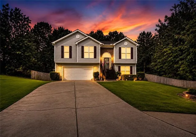 1st image of 323 Natchez Cir, Winder, GA 30680 | MLS# 7803278