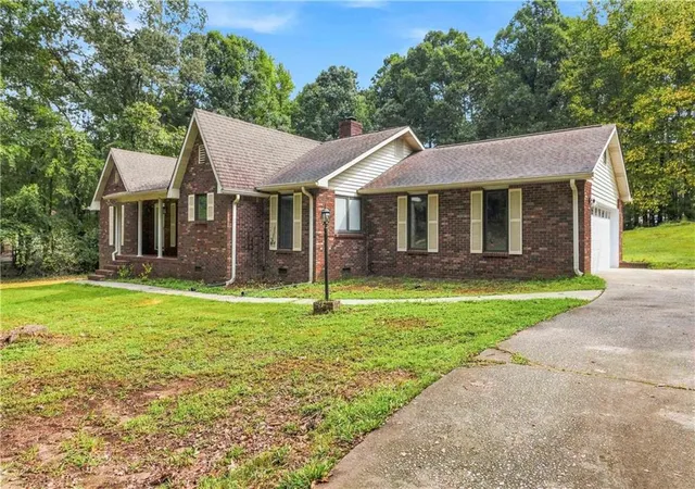 Photo 2 of Single family home for sale at 760 Pine Needle Rd, Hampton, GA 30228 | MLS# 7829079 | Listing updated on 2026-08-31