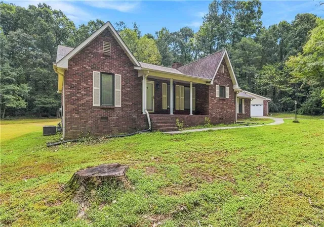 Photo 3 of Single family home for sale at 760 Pine Needle Rd, Hampton, GA 30228 | MLS# 7829079 | Listing updated on 2026-08-31