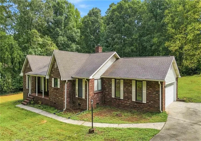 Photo 3 of Single family home for sale at 760 Pine Needle Rd, Hampton, GA 30228 | MLS# 7829079 | Listing updated on 2026-08-31