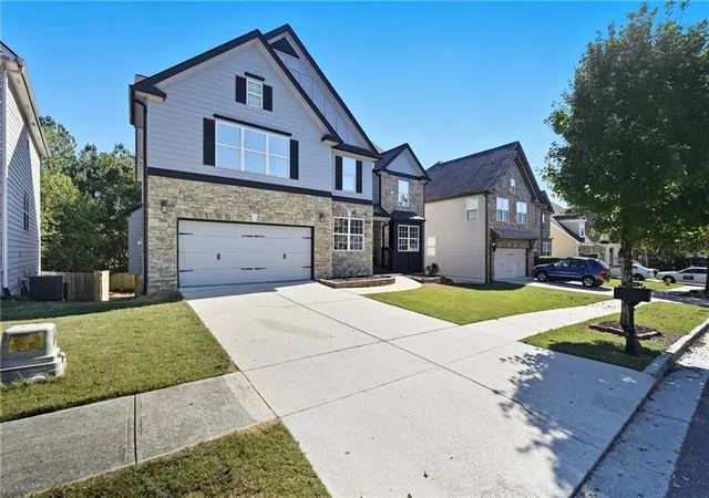 3rd image of 1328 Avington Glen Dr, Lawrenceville, GA 30045 | MLS# 7795971