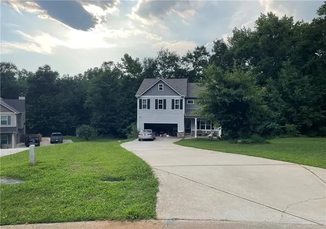 3rd image of 180 Smokey Ridge Dr, Newnan, GA 30263 | MLS# 7809756