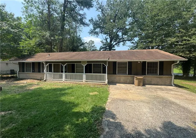 image of 8497 Stonewall Jackson Dr, Jonesboro, GA 30238 | MLS# 7814592
