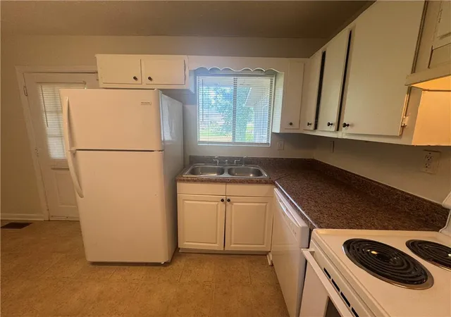 image of 8497 Stonewall Jackson Dr, Jonesboro, GA 30238 | MLS# 7814592