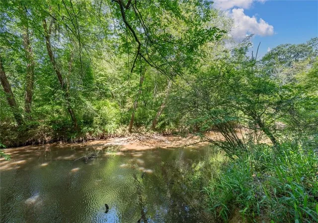 3rd image of 218 N Ole Hickory Trl N, Carrollton, GA 30117 | MLS# 7704820