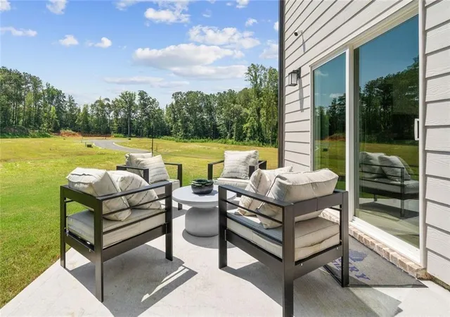 Photo 13 of Sale Pending at 8042 Dickens Dr, Fairburn, GA 30213 | MLS# 7790659 | Listing updated on 2026-07-29