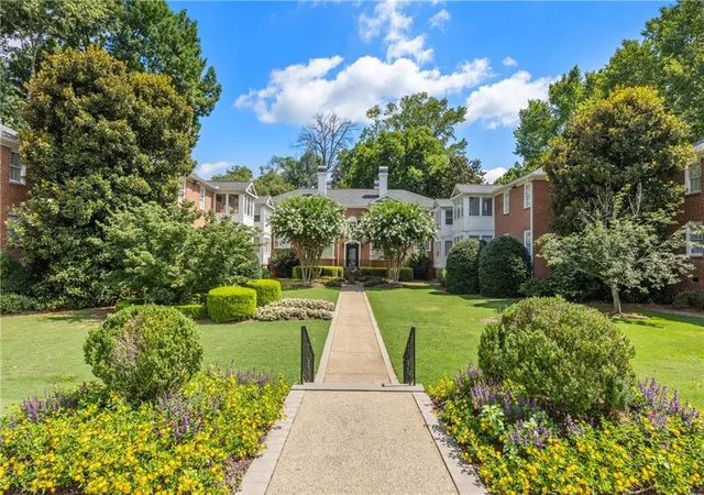 2nd image of 115 Peachtree Memorial Dr Nw #D1, Atlanta, GA 30309 | MLS# 7811769
