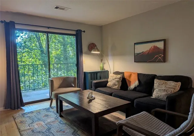 2nd image of 2657 Lenox Rd Ne #204, Atlanta, GA 30324 | MLS# 7803529