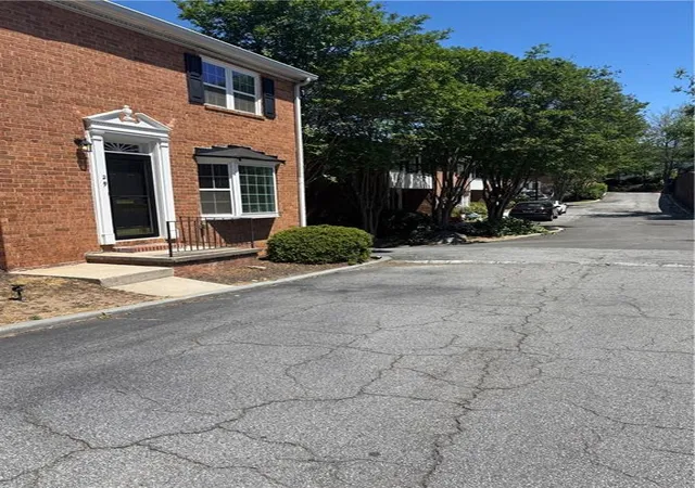 2nd image of 6520 Roswell Rd #29, Atlanta, GA 30328 | MLS# 7757143