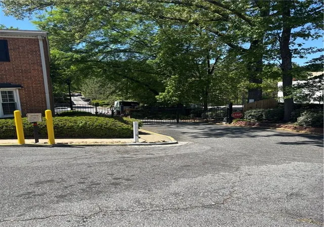 4th image of 6520 Roswell Rd #29, Atlanta, GA 30328 | MLS# 7757143