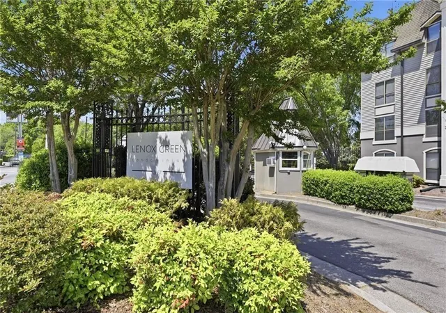 Listing Photo 2 - Condo for sale in building located at 2657 Lenox Rd Ne, Atlanta, GA 30324 - Unit #113 (building I)