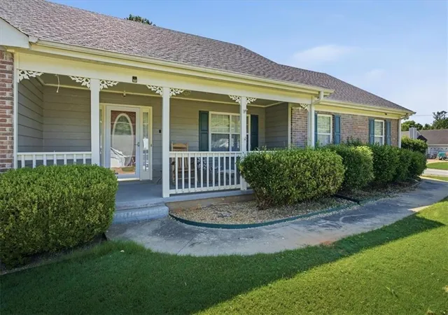3rd image of 15 Ashton Ct, Covington, GA 30016 | MLS# 7783779