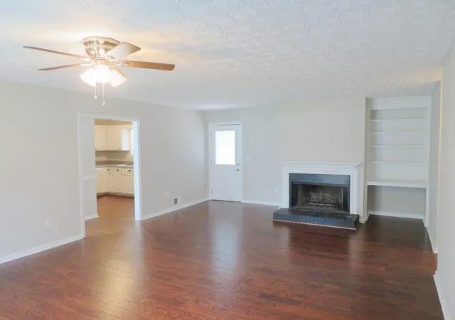 Photo 4 of Single family home for sale at 1001 Winston Way NW, Acworth, GA 30102 | MLS# 7810757 | Listing updated on 2026-09-14