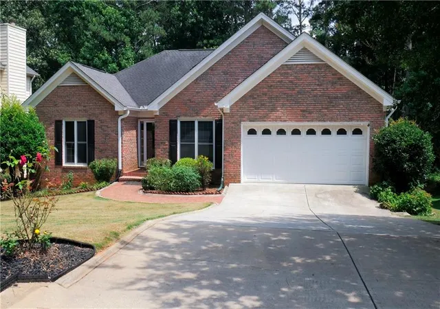 Homes for sale in Sugar Hill, GA | 1105 Secret Cove Dr, Sugar Hill, GA 30518 | MLS# 7792817
