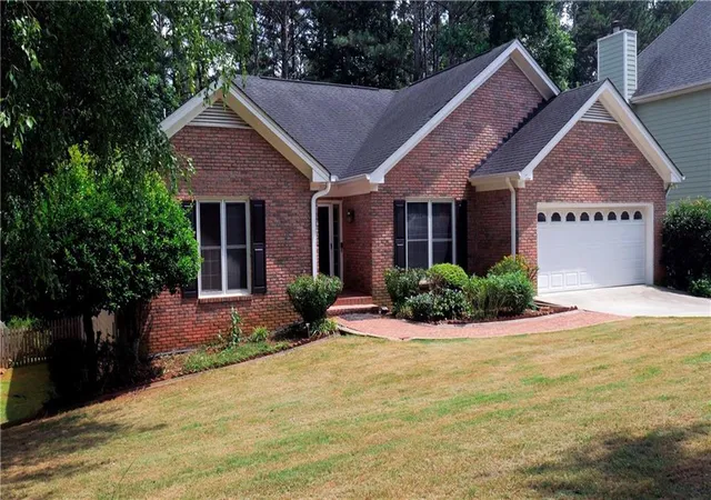 Homes for sale in Sugar Hill, GA | 1105 Secret Cove Dr, Sugar Hill, GA 30518 | MLS# 7792817