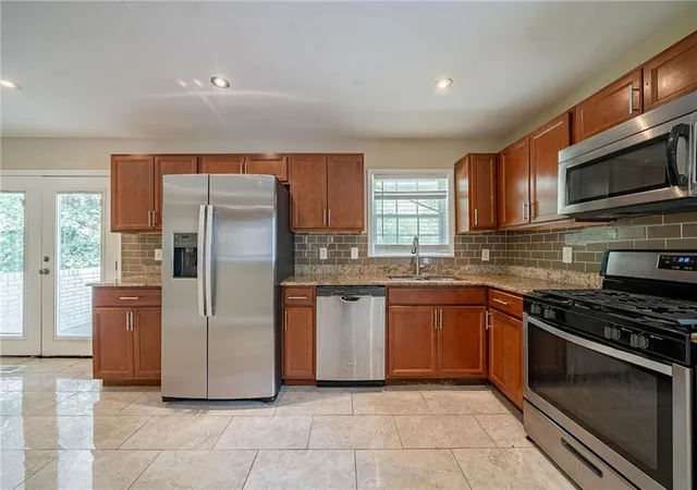 Photo 3 of Single family home for sale at 1518 Pine Glen Cir, Decatur, GA 30035 | MLS# 7784206 | Listing updated on 2026-09-16