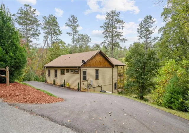 2nd image of 292 Silver Fox Trl, Blue Ridge, GA 30513 | MLS# 7722037