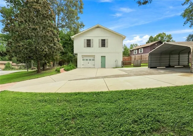 Photo 3 of Sale Pending at 5075 Woodland Dr NW, Kennesaw, GA 30152 | MLS# 7815928 | Listing updated on 2026-08-27