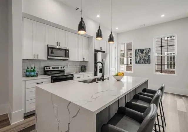 Photo 2 of Townhouse for sale at 3165 Dogwood Dr #104, Atlanta, GA 30354 | MLS# 7720968 | Listing updated on 2026-09-01