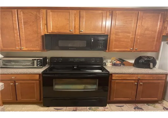 Photo 3 of Townhouse for sale at 240 Valley Hl Rd SW, Riverdale, GA 30274 | MLS# 7793515 | Listing updated on 2026-06-24