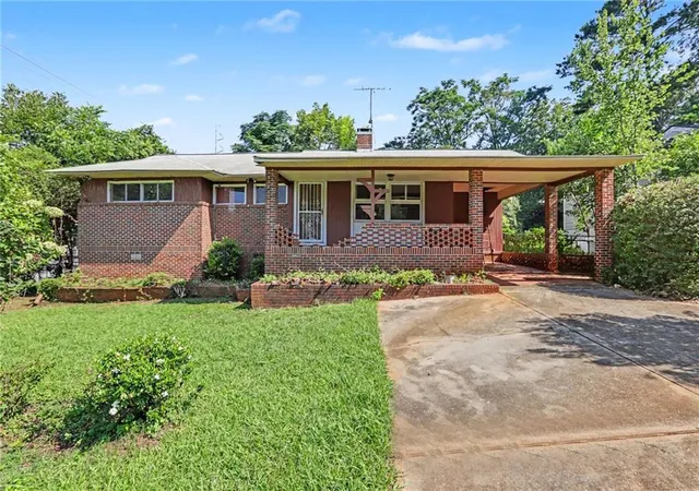 Photo 2 of Sale Pending at 3370 Homera Pl, Decatur, GA 30032 | MLS# 7823525 | Listing updated on 2026-09-24