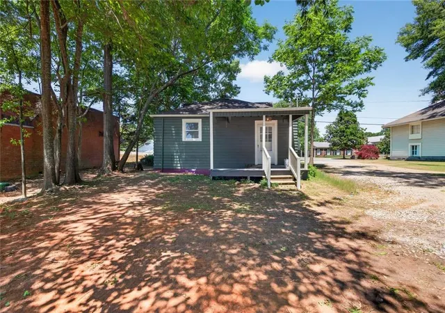 Photo 4 of Sale Pending at 298a S Cherokee Rd, Social Circle, GA 30025 | MLS# 7799226 | Listing updated on 2026-08-27
