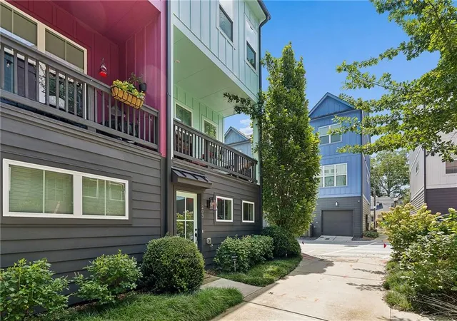 Photo 2 of Townhouse for sale at 203 Color Cir, Atlanta, GA 30317 | MLS# 7820715 | Listing updated on 2026-09-05