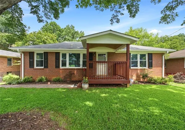 Photo 1 of Sale Pending at 2185 Trailwood Dr Se, Smyrna, GA 30080 | MLS# 7794412 | Listing updated on 2026-08-28