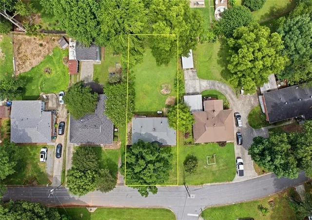 Photo 2 of Sale Pending at 2185 Trailwood Dr Se, Smyrna, GA 30080 | MLS# 7794412 | Listing updated on 2026-08-28